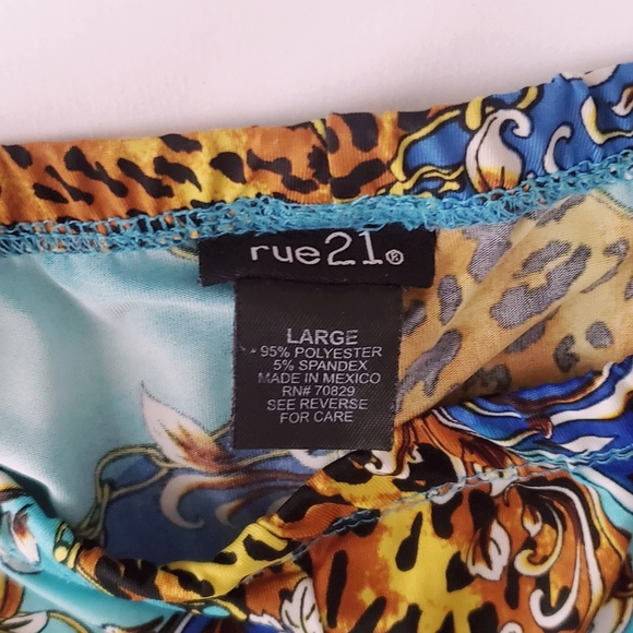 Italian Printed Leggings - Picture 3 of 4